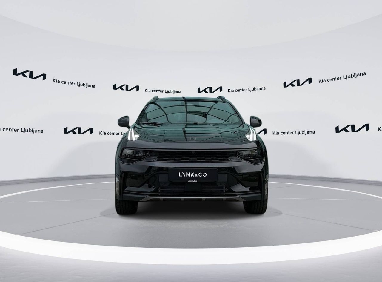 Zunanja slika - Lynk & Co 01 - More 2025 Priključni hibrid - 2