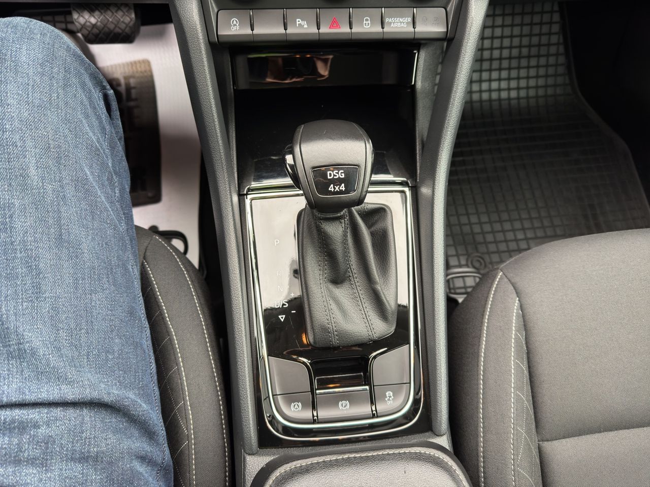 Zunanja slika - Škoda Karoq - 4x4 2,0 TDI DSG - 17