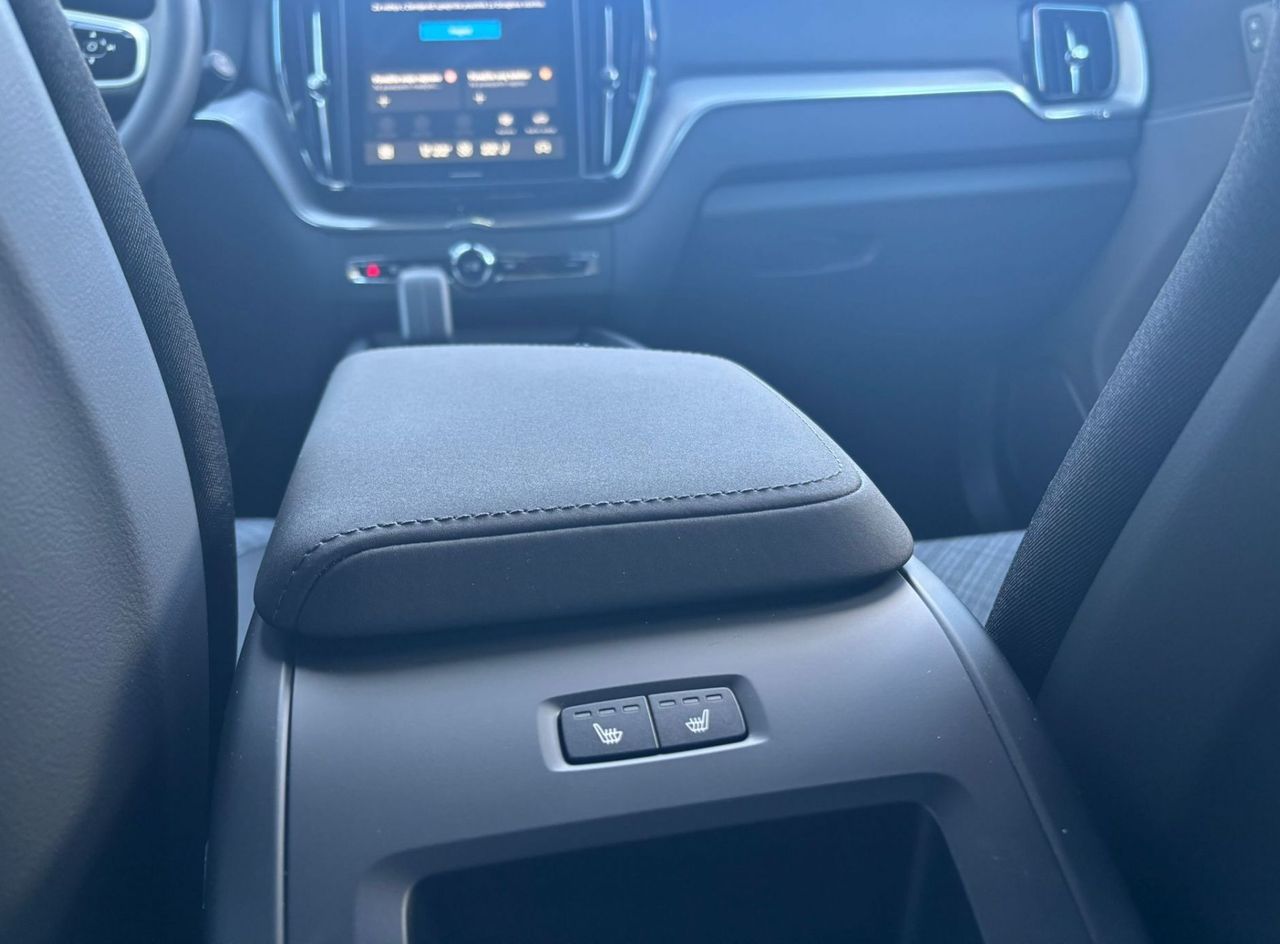 Zunanja slika - Volvo XC60 - B5P Core AT AWD 3 leta garancije + 3 servisi - 12