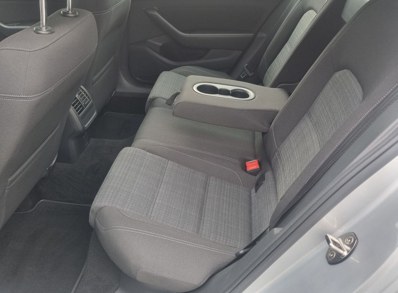 Zunanja slika - VW Passat - Variant 2.0 TDI BMT Business 110kW-DSG-LED-2XPDC-NAVI - 12