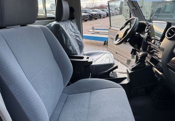 Zunanja slika - Toyota Land Cruiser - 4.0 V6 pickup enojna kabina - 9