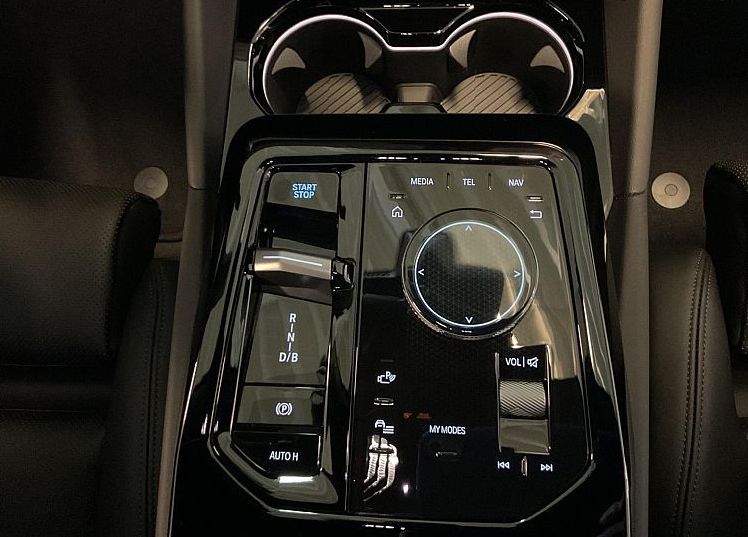 Zunanja slika - BMW i5 - xDrive40  AT - 13