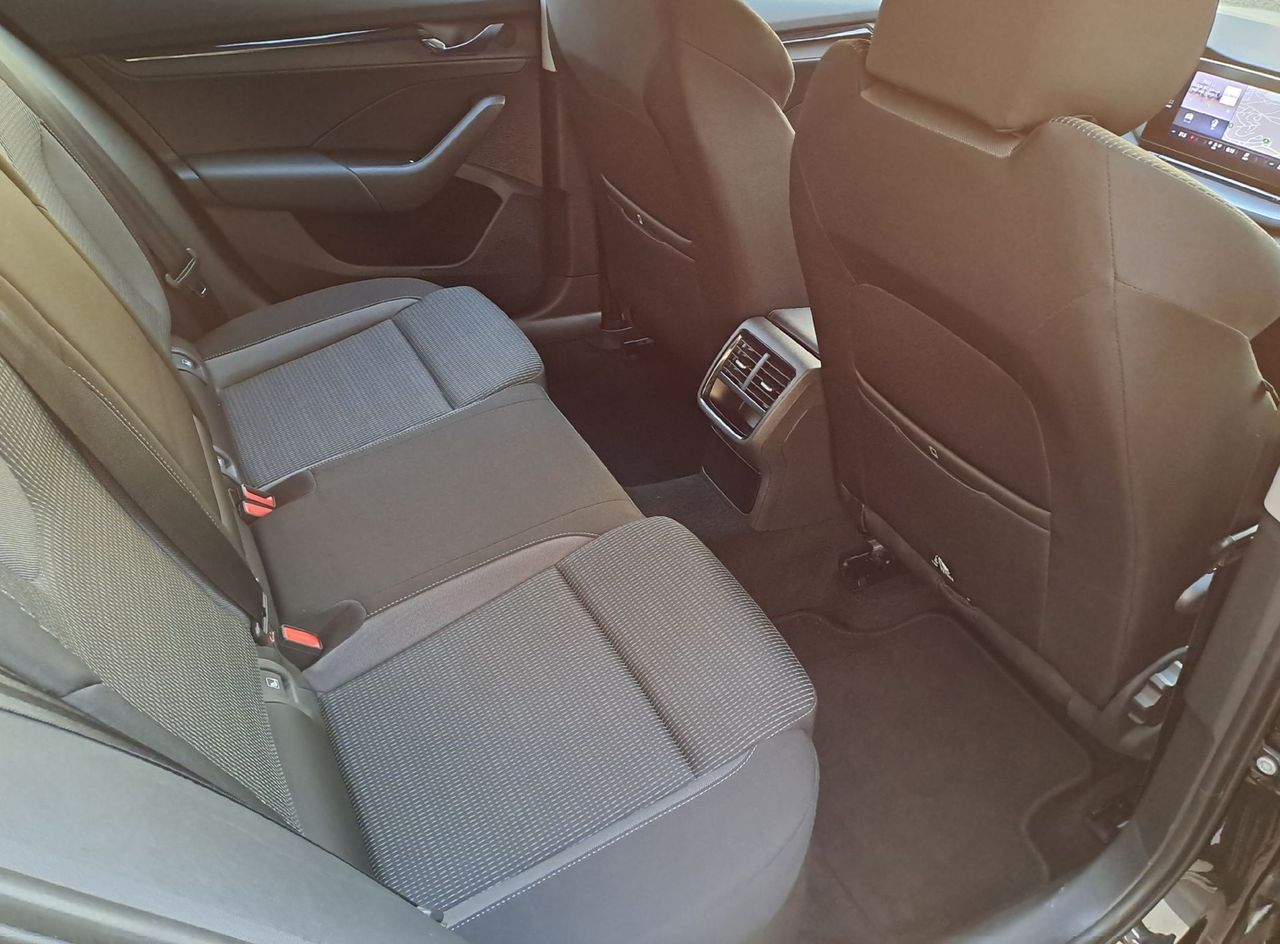 Zunanja slika - Škoda Octavia - 2.0 TDI Ambition DSG 110 kW - 6