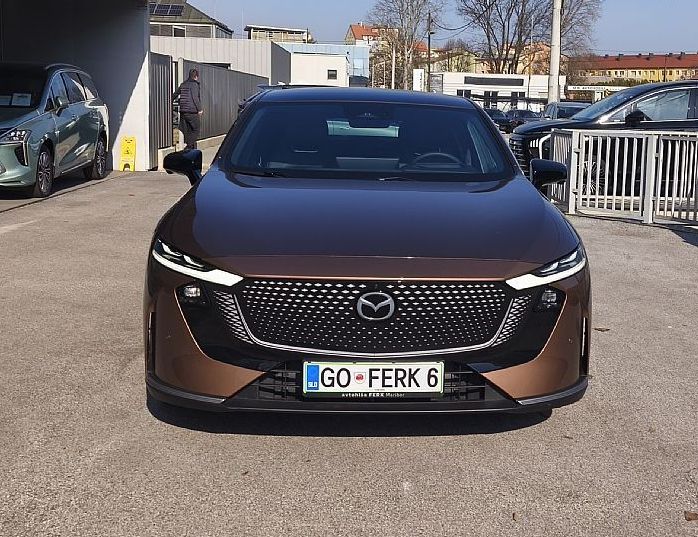 Zunanja slika - Mazda Mazda6e - 69 kWh TAKUMI - 2