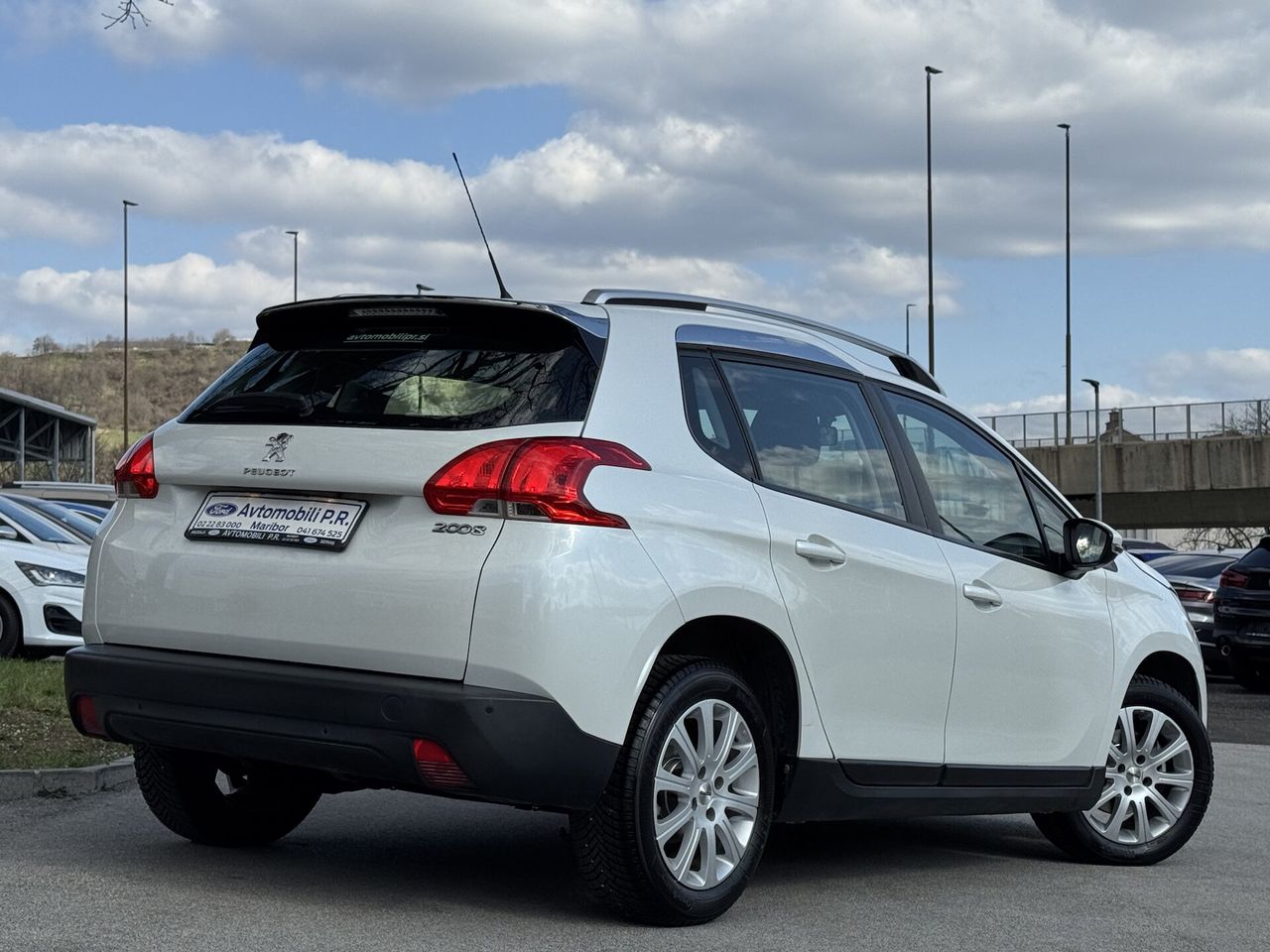 Zunanja slika - Peugeot 2008 - 1.6 VTi 120KM ACTIVE SLO 1.LASTNIK NAKUP NA OBROKE - 7