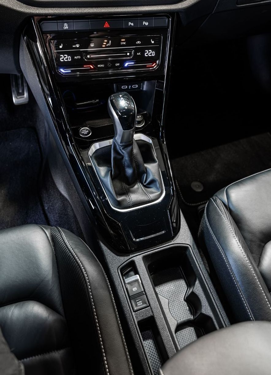 Zunanja slika - VW T-Roc - R LINE-VIRTUAL-RADAR-KEYLESS-MEMORY-NAVI-LED-LANE - 13