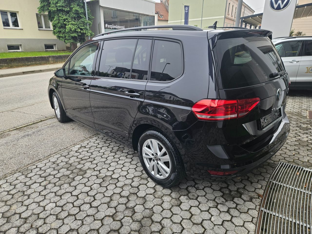 Zunanja slika - VW Touran - 2.0 TDI Family DSG - 4