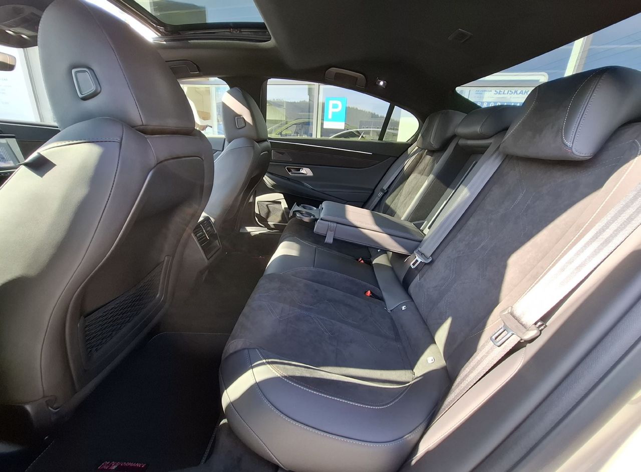 Zunanja slika - DS DS 9 - 1.6PHEV PERFORMANCE LINE+ 250HP - KOT NOV - 193KM - 8