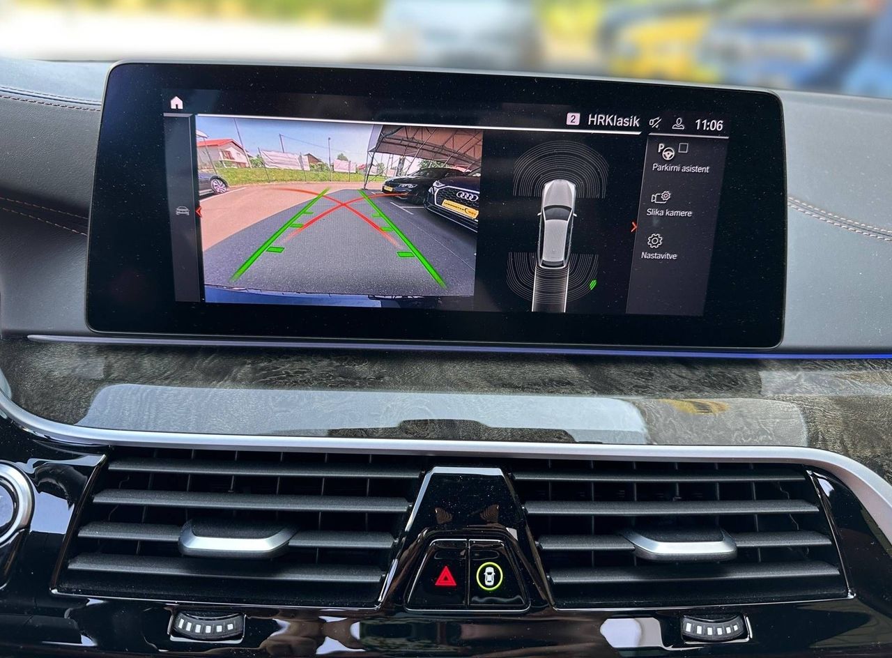 Zunanja slika - BMW Serija 5 - Touring: 530d M PAKET LED NAVI PDC KAMERA PANO RADAR TOP - 16