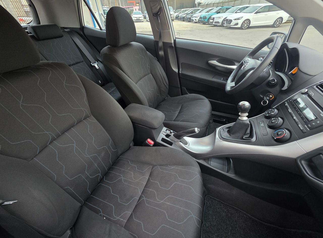 Zunanja slika - Toyota Auris - 1.33 Dual VVT-i Luna KLIMA-SLOVENSKA-1.LASTNIK - 11