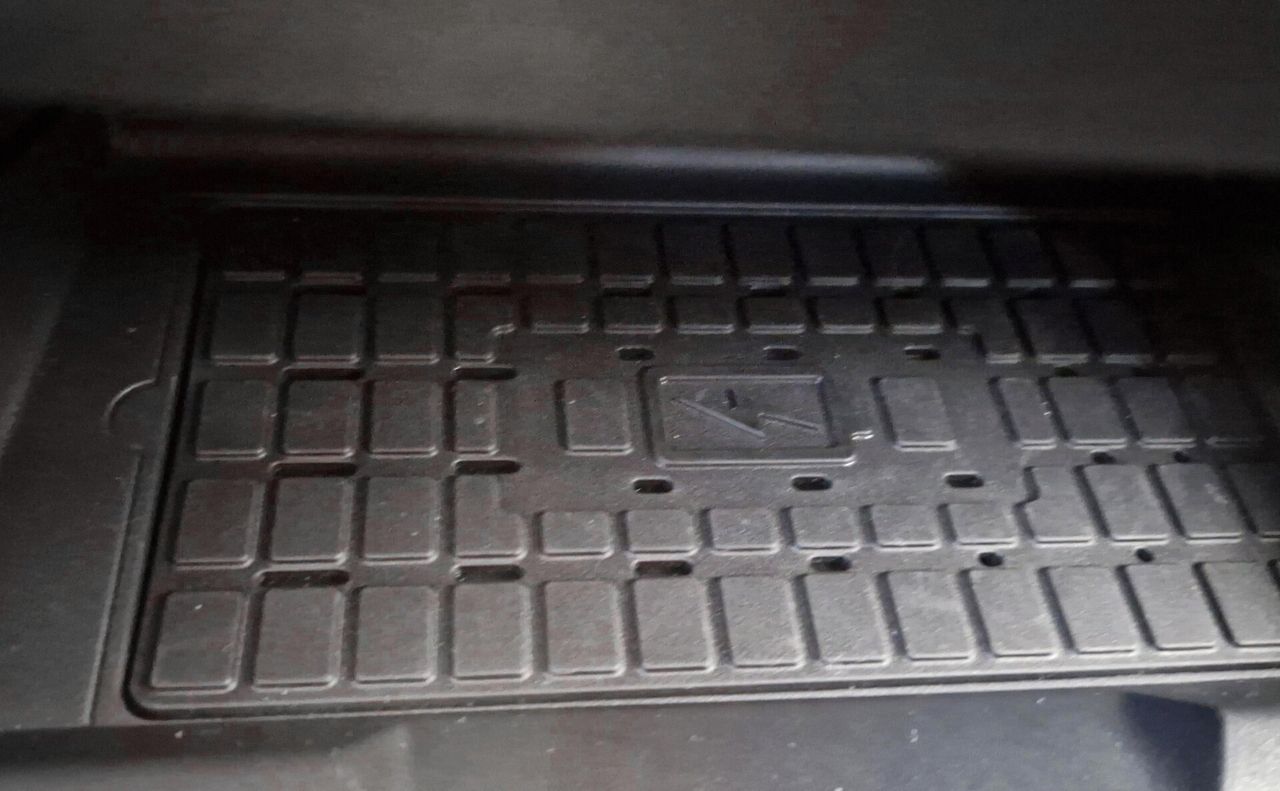 Zunanja slika - Ford Tourneo Courier - ACTIVE 1.0ECOBOOST-SLO-RADAR-ZIM.PAKET-KAMERA-BLI - 14