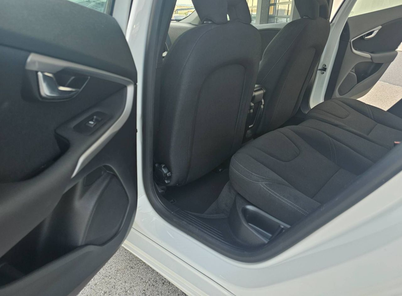 Zunanja slika - Volvo V40 - D2 Kinetic - 13