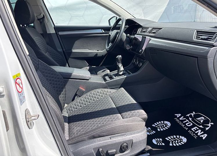 Zunanja slika - Škoda Superb - 2.0 TDI-LED-NAVI-MEMORY-18COL-PDC+KAM-GRETJE - 9