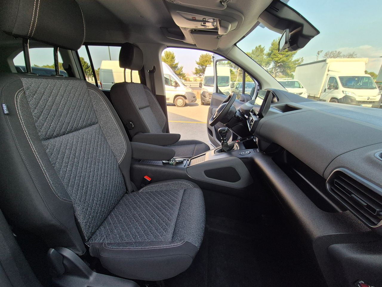 Zunanja slika - Peugeot Rifter - L2 Allure 1.5 B-HDi 130 - 6