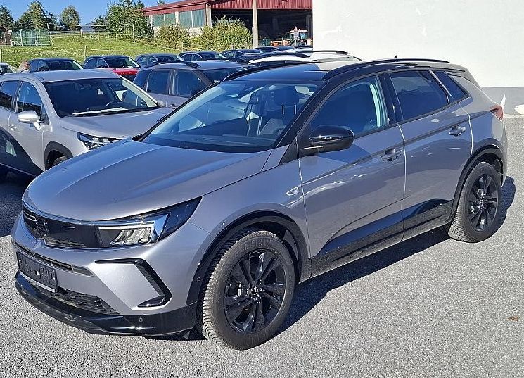 Zunanja slika - Opel Grandland - 1.2 TURBO 130KM GS - samo 7.208 prevoženih km - 1