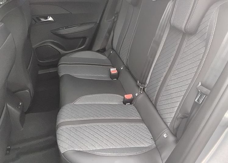 Zunanja slika - Peugeot 2008 - ALLURE PureTech 100 - 7