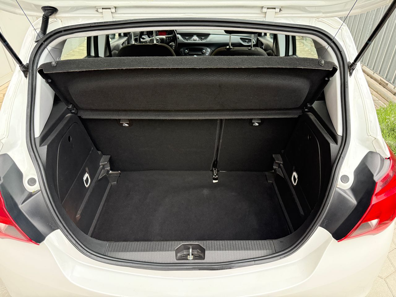 Notranja slika - Opel Corsa - 1,4 Enjoy - 12