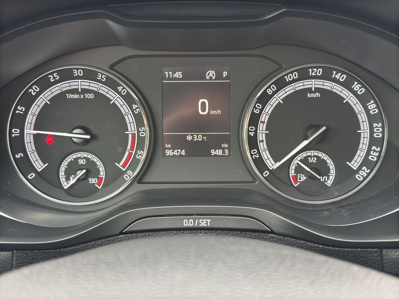 Zunanja slika - Škoda Karoq - 4x4 2,0 TDI DSG - 13