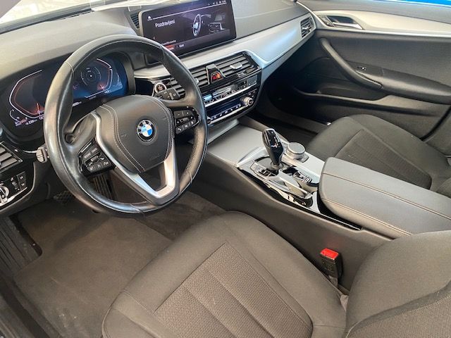 Notranja slika - BMW Serija 5 - 520d Touring AVT+NAVI+LED+PDC+JAMSTVO - 8