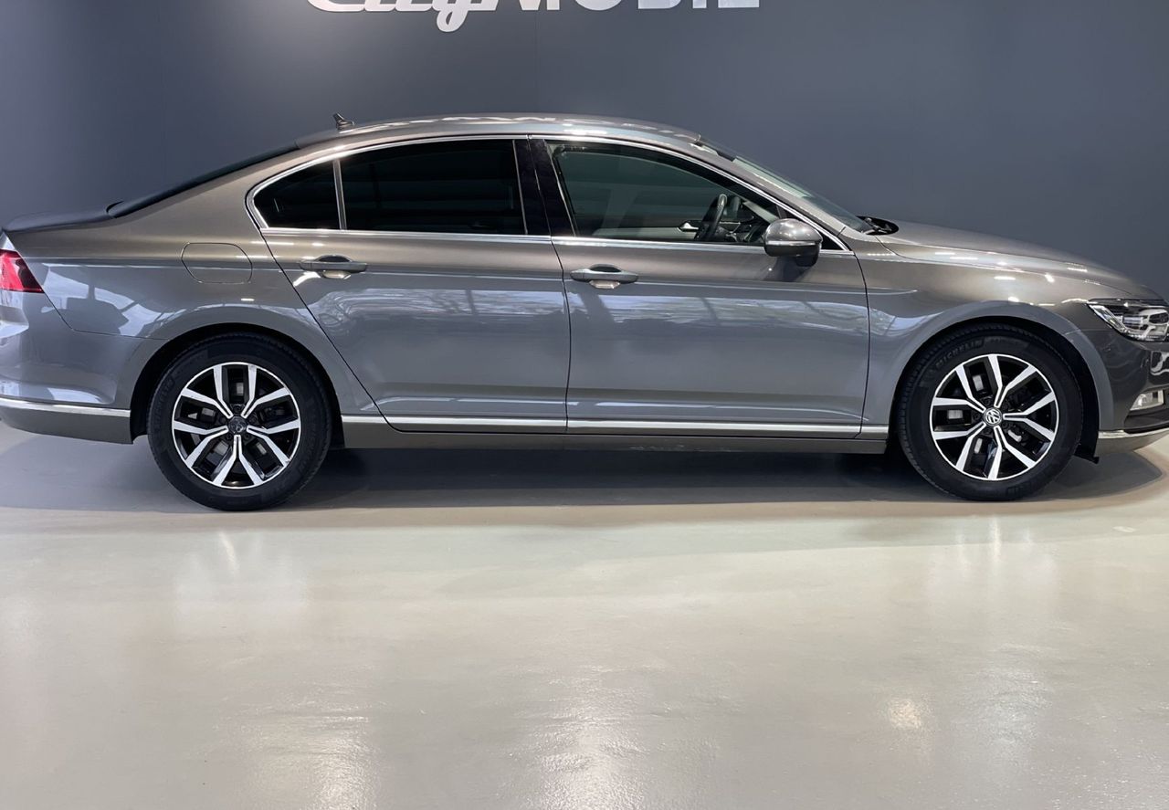 Zunanja slika - VW Passat - Variant 2.0TDI-HIGHLINE-NAVIGACIJA-RADAR-KAMERA-ALCANTARA - 4