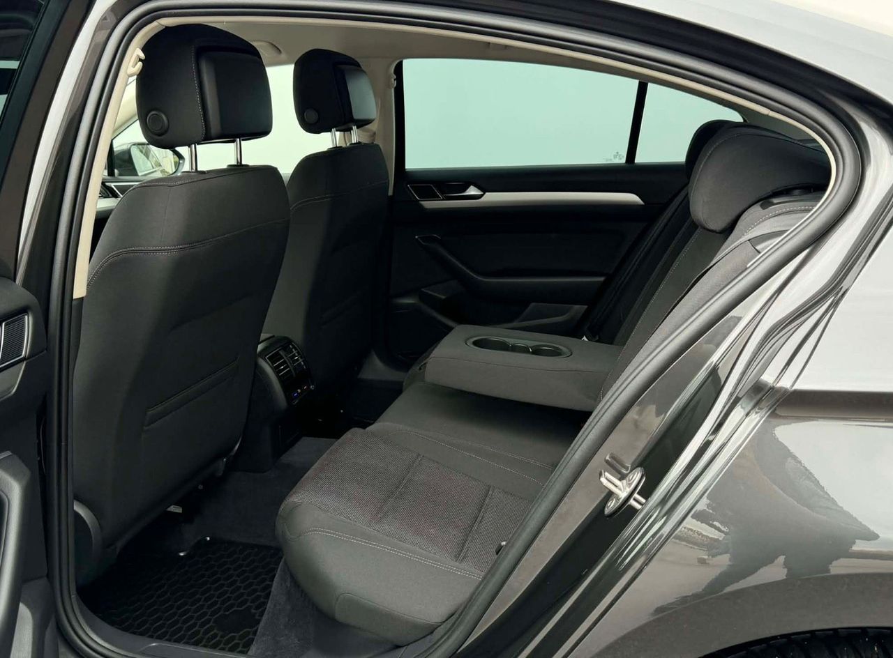 Zunanja slika - VW Passat - 2.0 TDI-H LINE-185.000km-VIRTUAL-LIZING ZA TUJCE-. - 10