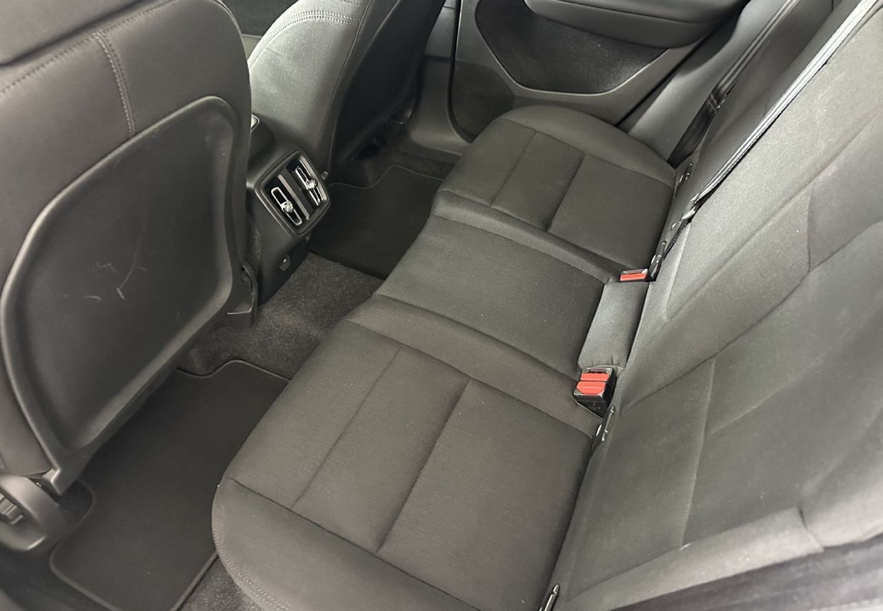 Zunanja slika - Volvo XC40 - D3 AWD Momentum Avt. KAMERA.NAVI.ALU.4X4.TOP - 6