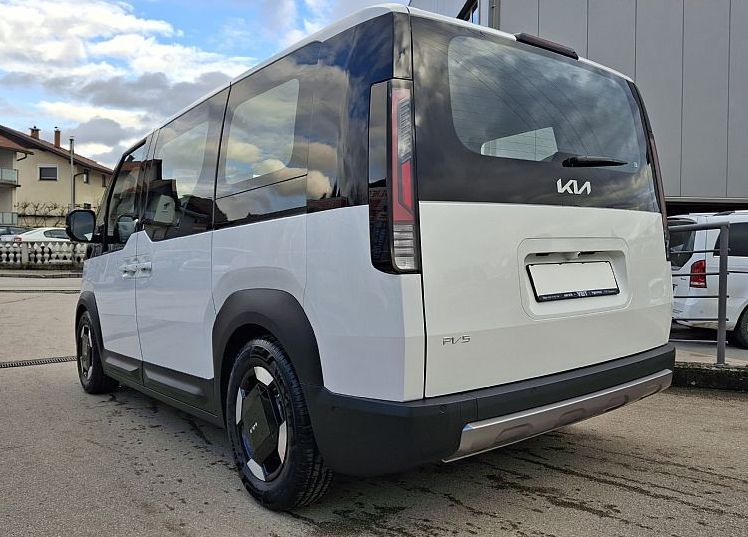 Zunanja slika - KIA PV5 - 71.2 kWh baterija 120 kW 163 KS  Quantum - 6