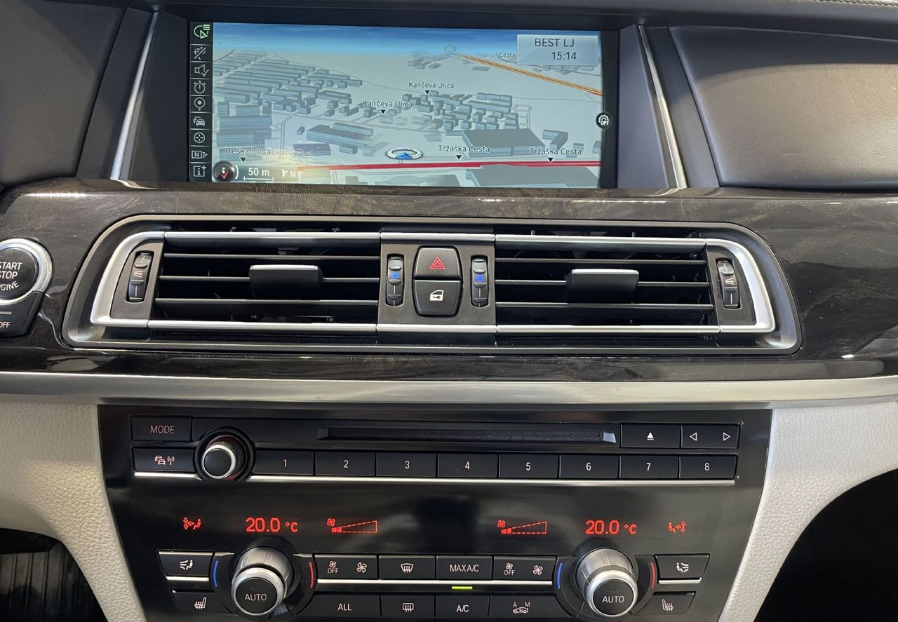 Zunanja slika - BMW Serija 7 - : 750d-xDrive-M OPTIK-NAVIGACIJA-INDIVIDUAL-MEMORY - 11