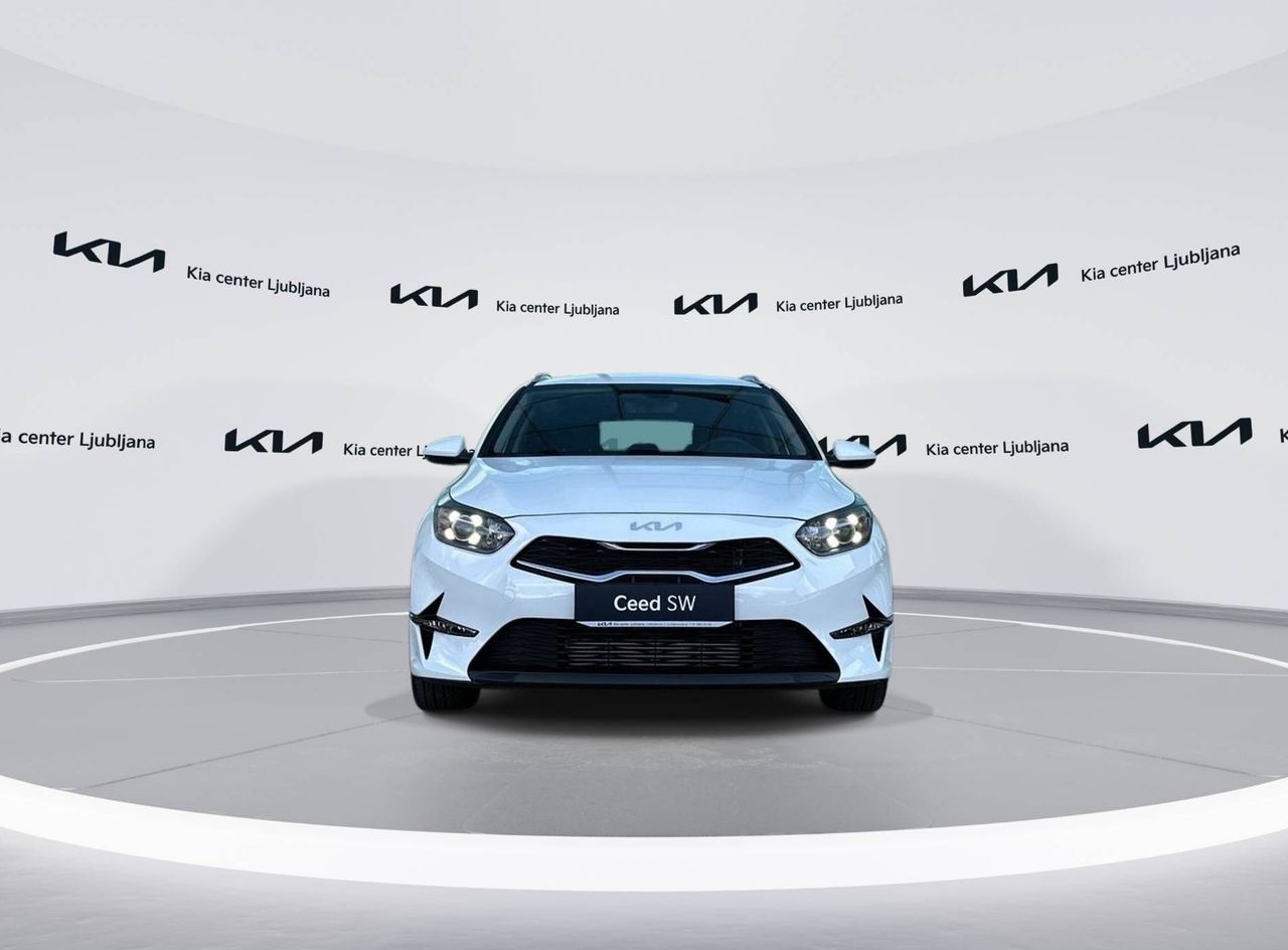 Zunanja slika - KIA Ceed - SW 1.5 T-GDi LX Champion+ ISG. M T - 2
