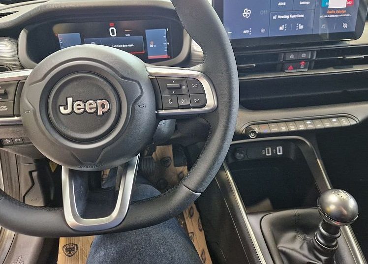 Zunanja slika - Jeep Avenger - 1.2 GSE 100 ALTITUDE + ZIMSKI BON - 6