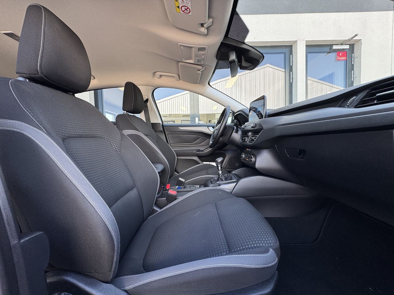 Zunanja slika - Ford Focus - 1.0 EcoBoost 125KM Connected ZIMSKI PAKET.FULL LED - 12