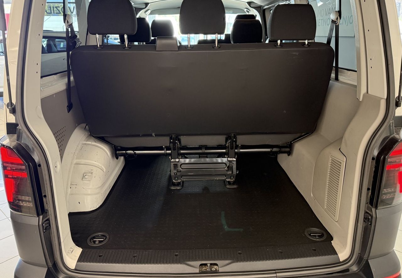 Zunanja slika - VW Transporter - T6 Kombi  7+1  2.0 TDI DSG - 11