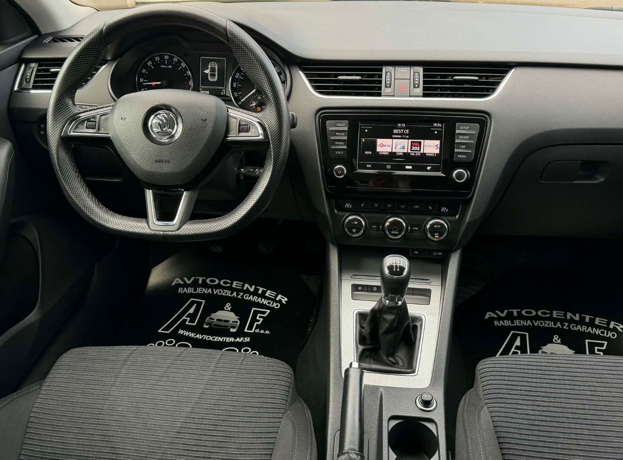 Zunanja slika - Škoda Octavia - 1.6 TDI-RS-185.000km-LIZING ZA TUJCE-ODLIČEN... - 9