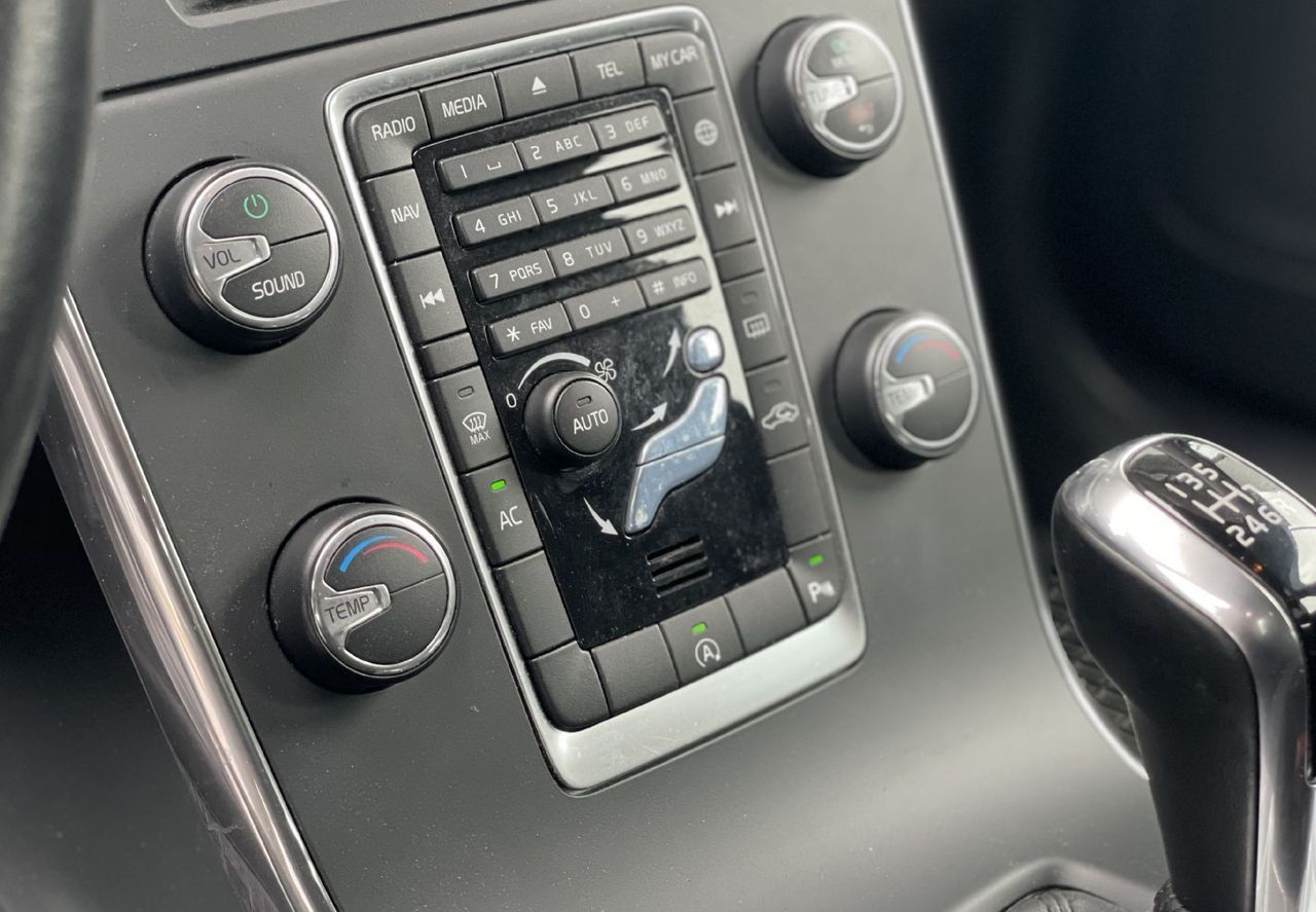 Zunanja slika - Volvo V60 - TEMPOMAT-VELIKI SERVIS-MULTIFUNKCIJA-AVT.KLIMA - 9