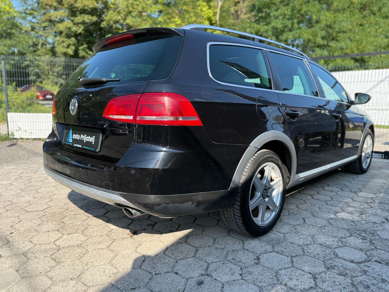 Zunanja slika - VW Passat - 2.0 TDI 4M BlueM.T.Alltr.Premium avt.130 - 16