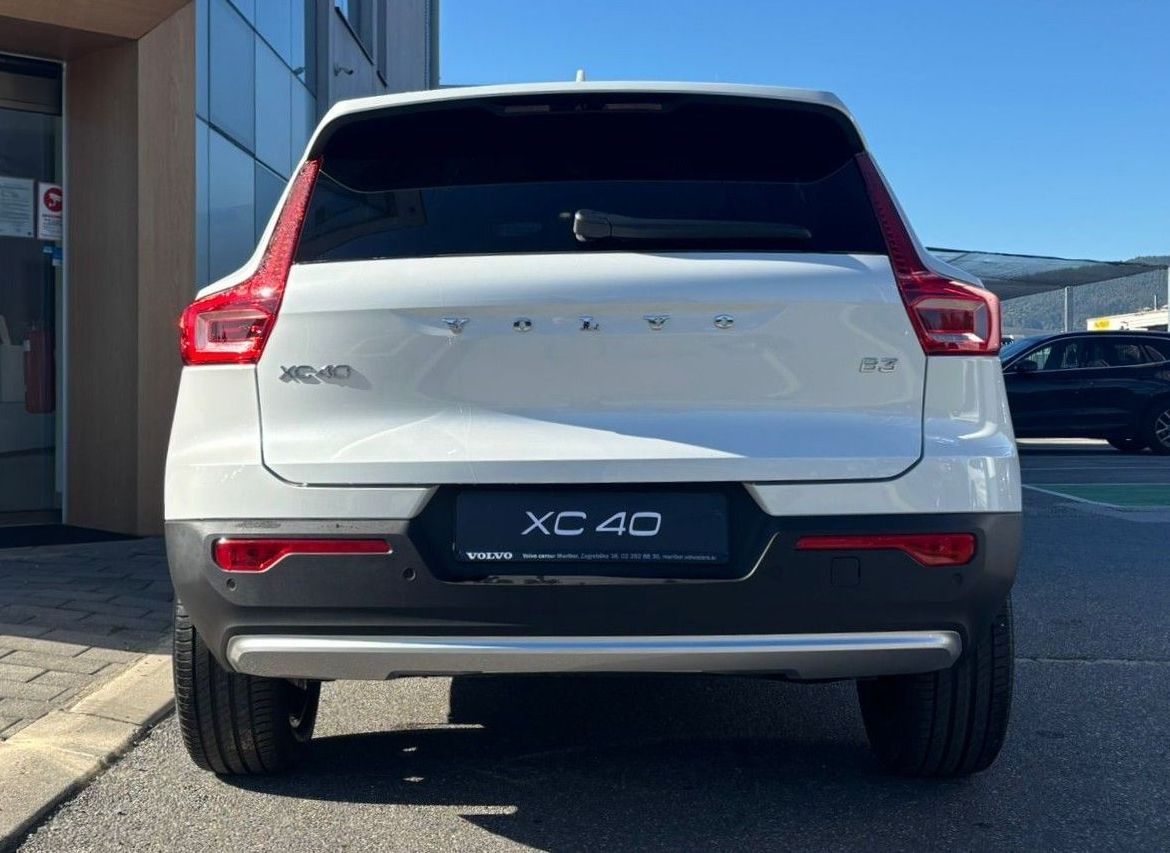 Zunanja slika - Volvo XC40 - B3  P  163hp Core 3 leta garancije + 3 servisi - 5