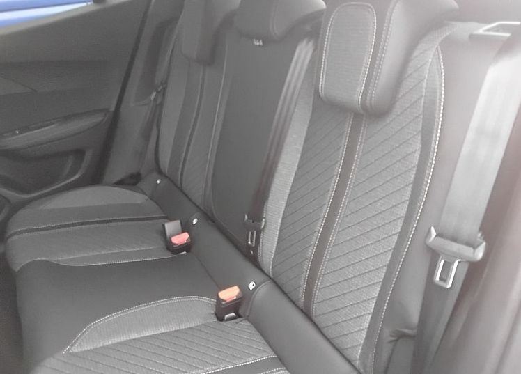 Zunanja slika - Peugeot 2008 - ALLURE PureTech 100 - 7