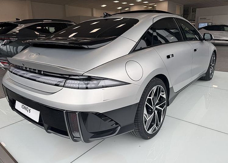 Zunanja slika - Hyundai Ioniq 6 - IMPRESSION   77.4 kWh   alu 20   LEATHER - 4