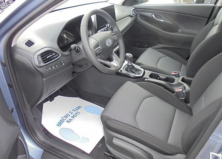 Zunanja slika - Hyundai i30 Wagon - 1.5 MPI 96 STYLE°16ALU˘Winter°RAC°rg° ZALOGA ° - 6