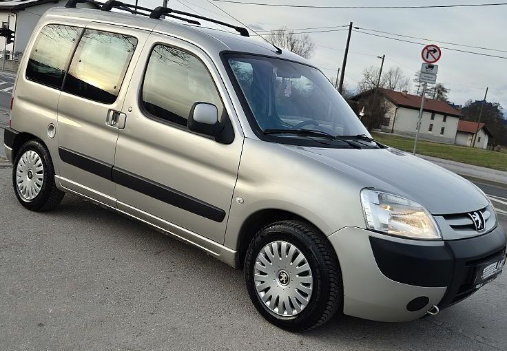Zunanja slika - Peugeot Partner - Kombi STYLE 1.6 HDi 90 LEPO OHRANJEN - 2