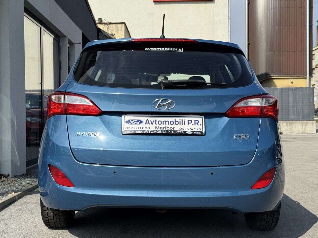 Zunanja slika - Hyundai i30 Wagon - 1.4 CVVT STYLE 1.LASTNICA SLO NAKUP NA OBROKE - 17