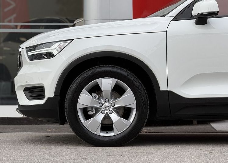 Zunanja slika - Volvo XC40 - D3 Momentum 1. LASTNIK - 9