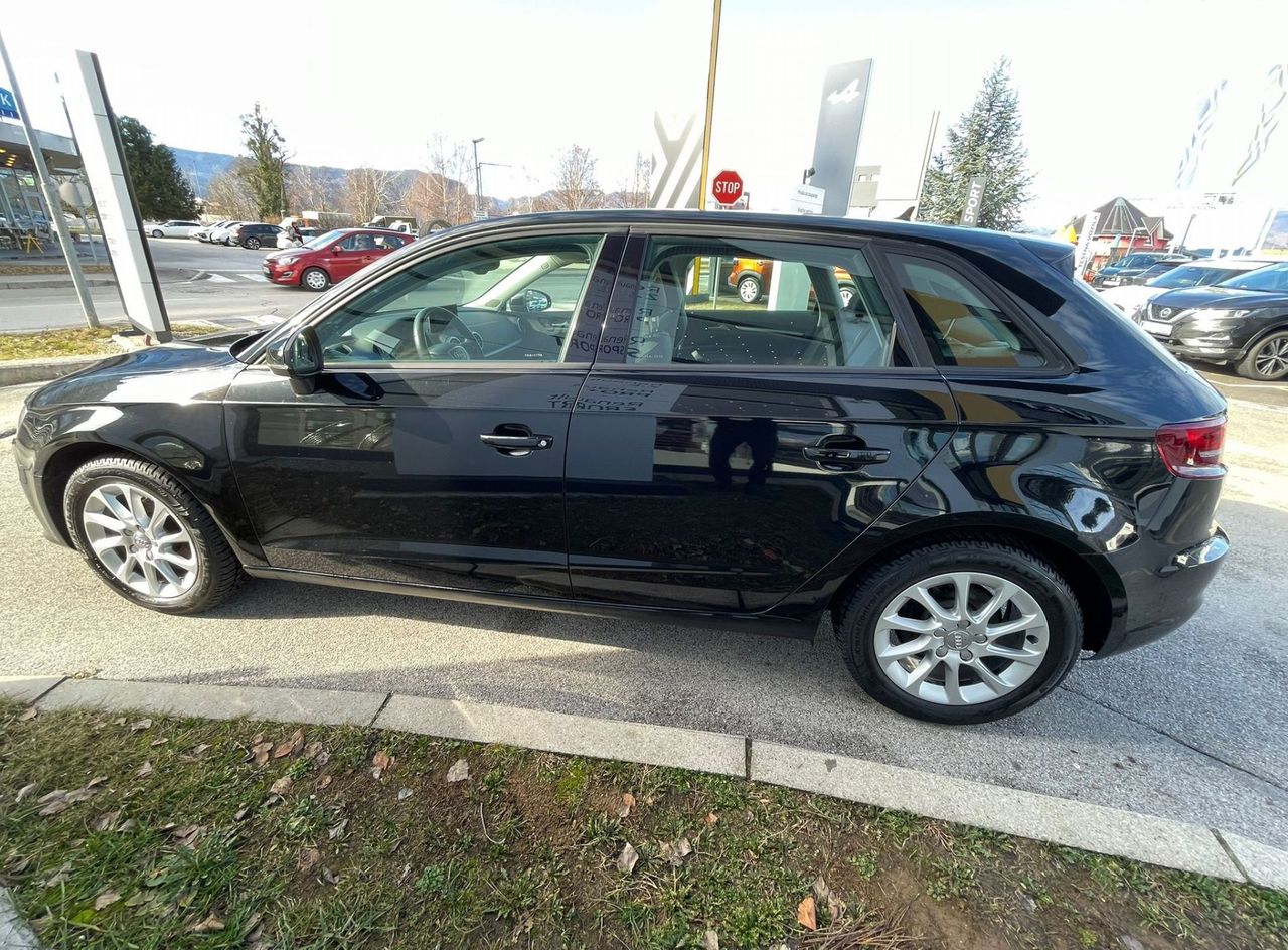 Zunanja slika - Audi A3 - 1.6 TDI Ambiente S tronic - 4