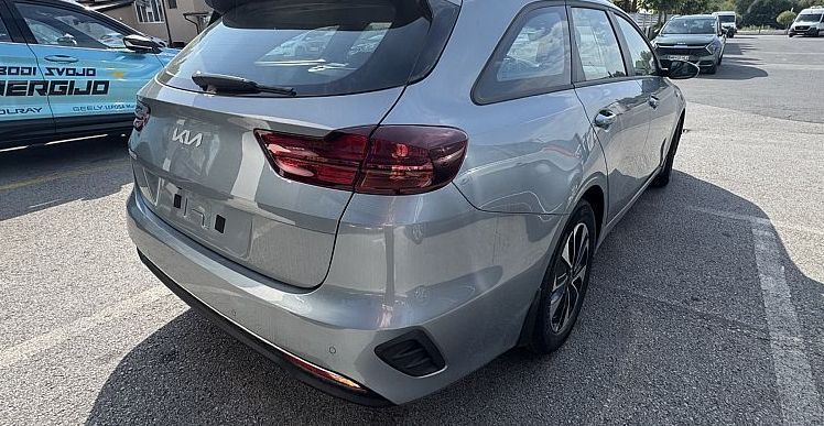 Zunanja slika - KIA Ceed - SW 1.5 T-GDi LX Champion+ MT - 3