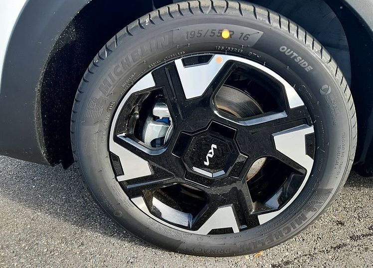 Zunanja slika - KIA Stonic - 1.0 T-GDi 73.6 kW  100 KM  PULSE+ DCT - 6