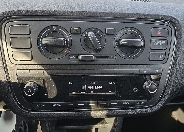 Zunanja slika - Škoda Citigo - 1.0 Ambition 60KM klima ABS ESP MP3 EL.PAKET - 10