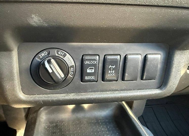 Zunanja slika - Nissan Navara - 2.5 dci 4x4 NA KREDIT BREZ POLOGA - 9