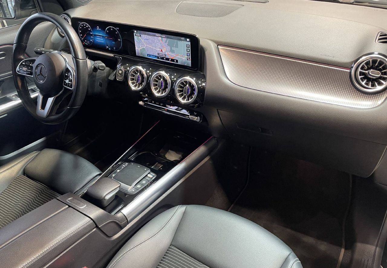 Zunanja slika - Mercedes-Benz EQA - NAVIGACIJA-TEMPOMAT-AMBIENT-GRETJE SEDEŽEV-KAMERA - 11