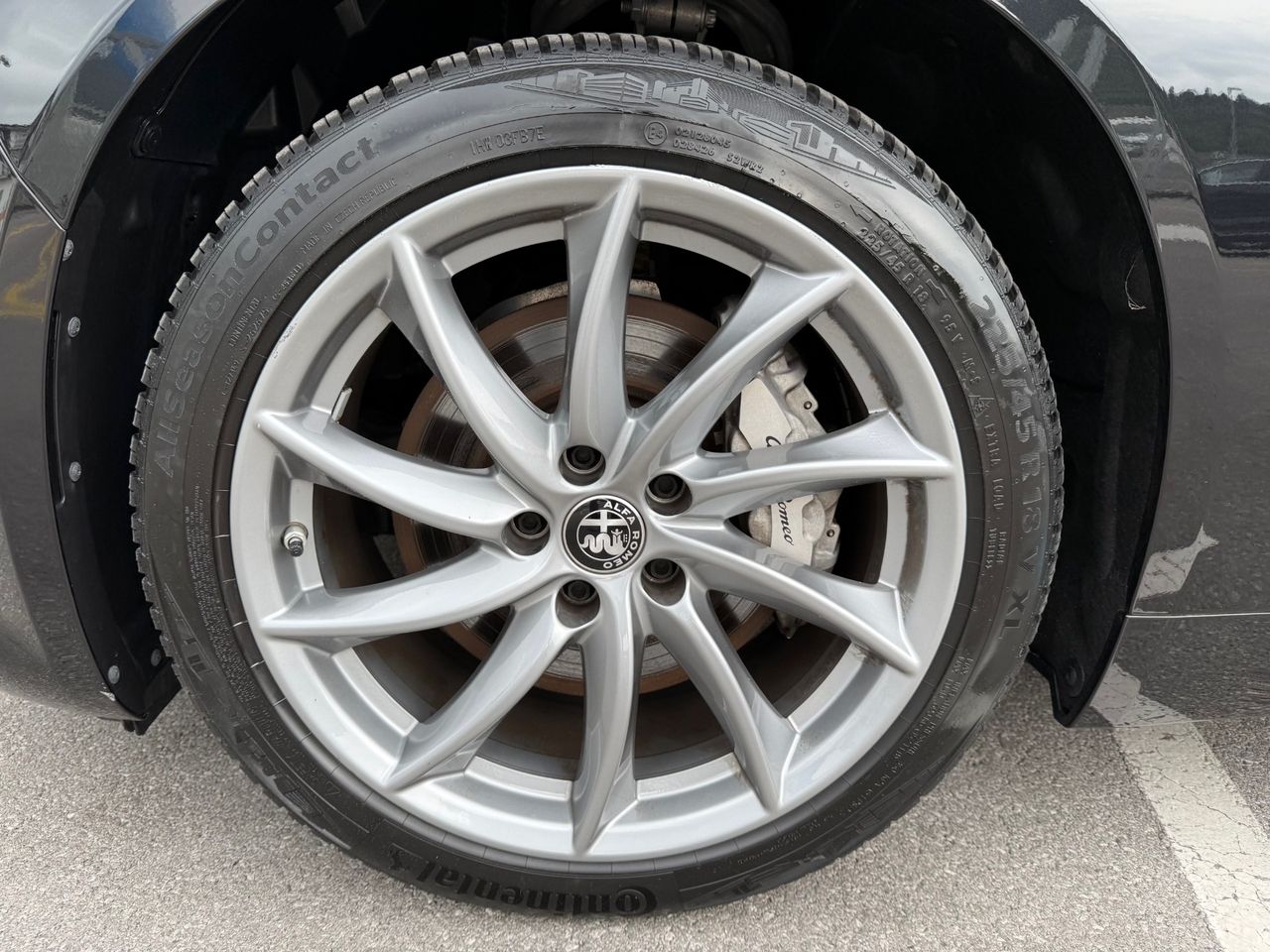 Zunanja slika - Alfa Romeo Giulia - 2.0 Turbo 280 Q4 Ti  - AVTOMATIK - SAMO 18.000KM - 17