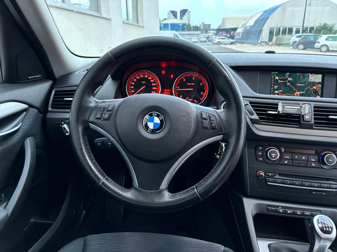 Notranja slika - BMW X1 - xDrive20d - 9